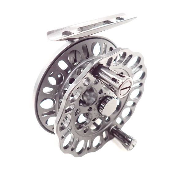 インヴィクタ クロダイ ＭＢリミテッド８５